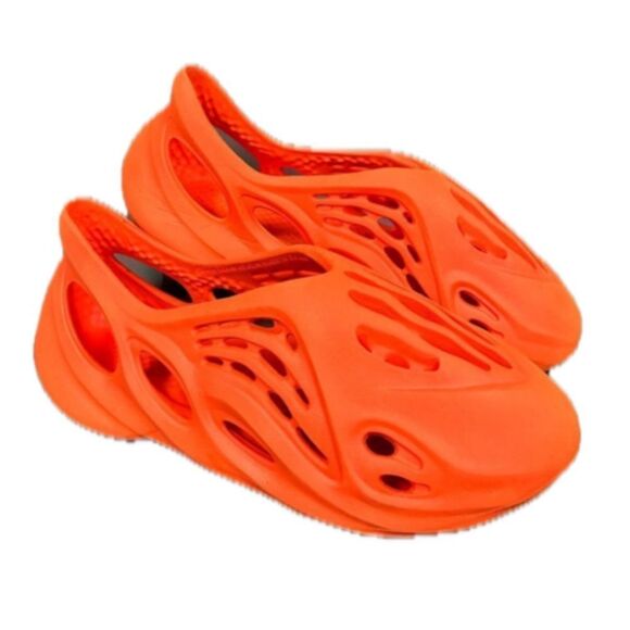Yeezy Other - ⭐️$7 FLASH SALE⭐️ Yeezy Foam Runners In Orange [MENS US 10]